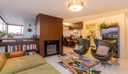 Lindo apartamento, planta de 117m² originalmente 3 dormitórios, mas configurado em 1 suíte + 1 dormitório+ home office.&lt;BR&gt;&lt;BR&gt;Possui lareira, espaço gourmet com churrasqueira e uma vista 