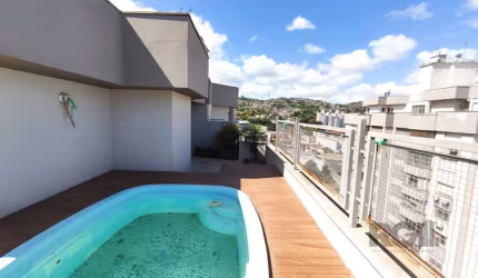 Linda cobertura próximo a PUC e UFRGS. Andar alto, com muito sol e ventilação, terraço com piscina e vista ampla para a cidade, churrasqueira, lareira e banheiro completo na parte superior. Na parte i