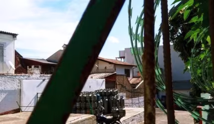 Ótimo terreno, plano, 11,00m de frente, por 8,80m de fundos, tendo nos lados na extensão da frente aos fundos por ambos os lados,48,20m,  em rua calma, no bairro Nonoai, junto a todos recursos, como s