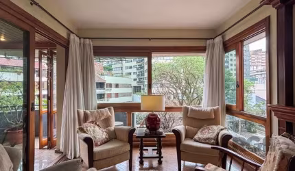 Apartamento de 3 dormitórios, sendo 1 suíte, com 2 vagas de garagem escrituradas, .localizado na parte nobre da Bela Vista, próximo ao Clube União e à Praça da Encol. Com 142,82 m² de área privativa, 