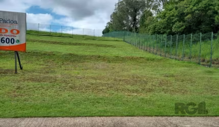 EXCLUSIVIDADE! Excelente Terreno Comercial para Comprar no Condomínio Alphaville Porto Alegre.&lt;BR&gt;&lt;BR&gt;Viabilidade para comércio varejista ou atacadista. Ótimo para Farmácias, pet shops, me