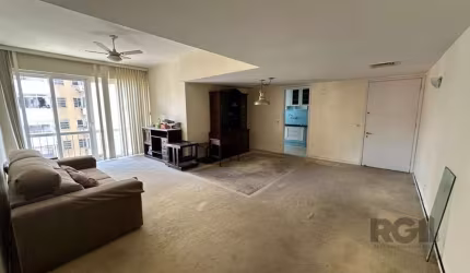 Apartamento Elegante com 3 quartos, sendo 1 suíte, Living 3 Ambientes e 2 Vagas no Moinhos de Vento&lt;BR&gt;&lt;BR&gt;Este apartamento de alto padrão, localizado próximo ao Parcão e ao GNU, oferece c