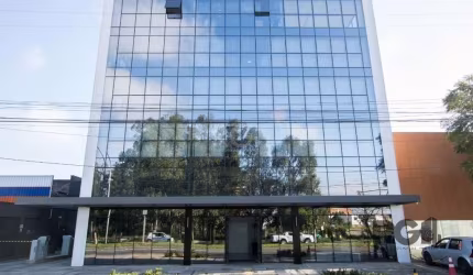 Excelente conjunto/sala localizado no prestigioso Murano Office, na Avenida Icaraí, Porto Alegre. &lt;BR&gt;Com uma área privativa de 37,05 m² e total de 62,18 m², este espaço é ideal para seu negócio