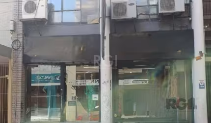 Prédio de 126m² localizado no bairro Centro Histórico.      &lt;BR&gt; &lt;BR&gt;Dispõem de dois andares, o térreo medindo 87m² e o segundo andar medindo 39m².&lt;BR&gt;Localizado entre a Praça Dom Fe