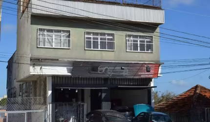Prédio misto à venda no bairro Aparício Borges&lt;BR&gt;Imóvel composto por: 3 apartamentos, 4 dormitórios, 2 banheiros, living, cozinha, churrasqueira, copa, lavanderia e terraço, 2 quartos, living, 