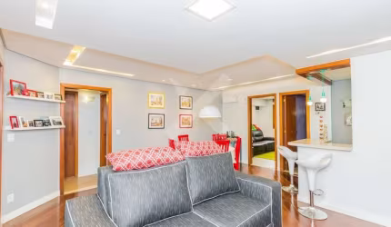 Apartamento 3 dormitórios no bairro Auxiliadora! Condomínio de 8 pavimentos, sendo 2 unidades por andar, portaria 24 horas, elevador social e de serviço, salão de festas, piscina, sauna, estacionament