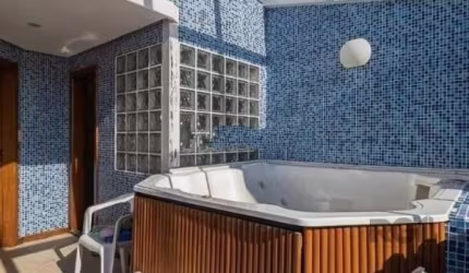 Encante-se com esta Exclusiva Cobertura Dúplex de 170m²&lt;BR&gt;&lt;BR&gt;Prepare-se para viver em um imóvel que é pura sofisticação e conforto. Esta cobertura dúplex, pensada nos mínimos detalhes, o