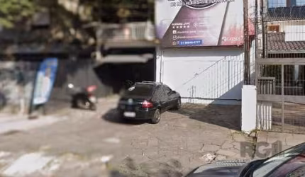 Ótima Oportunidade de Investimento - Casa Comercial no Bairro Menino Deus&lt;BR&gt;&lt;BR&gt;Você está buscando um imóvel estratégico e bem localizado para o seu negócio? Não perca essa excelente opor