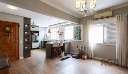 Apartamento com 101,53 m2, composto por  3 dormitórios, amplo living, banheiro social, cozinha e copa , área de serviço. Totalmente reformado 1 vaga de garagem&lt;BR&gt;&lt;BR&gt;Condomínio enxuto ( b