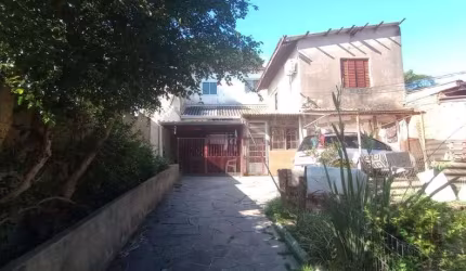 Excelente oportunidade de adquirir um terreno com 300 m² localizado no bairro Vila Nova, em Porto Alegre. &lt;BR&gt;Este espaço é ideal para você realizar o projeto dos seus sonhos!&lt;BR&gt; A região