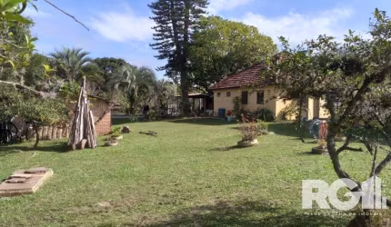 Sítio no Extremo Sul de Porto Alegre/RS com 30.000m² e infraestrutura completa | Casa com 5 dormitórios, sendo 2 suíte, 1 banheiro, sala de TV, sala de estar e jantar, cozinha, lareira, área de serviç