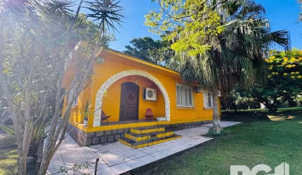 Sítio à venda em Belém Velho | Lindo sítio com 1,4 hectare, conta com casa de 4 dormitórios sendo 1 suite, sala de estar, cozinha e banheiro. Área de lazer com aproximadamente 130m², com sala de estar