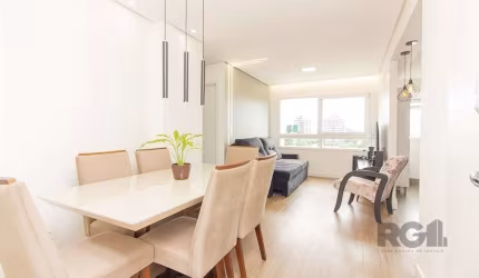 Apartamento 2 dormitórios com suíte, cozinha com armários e balcão, ar condicionado LG 9000 btus quarto de casal , banheiro com água quente, gás central, churrasqueira na cozinha , vaga para 1 carro c