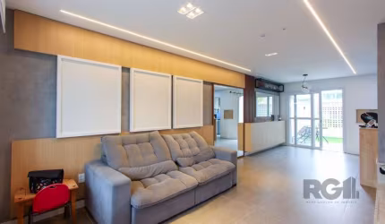 Descubra seu novo lar em Porto Alegre! Esta encantadora casa no Euroville Smart Housing, localizada na Vila Nova, oferece segurança e conforto em um ambiente planejado. Com 120,43 m² de área privativa