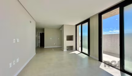 Este excelente apartamento à venda está localizado na Avenida Central de Atlântida, oferecendo praticidade e conforto. Com 3 dormitórios, sendo 1 suíte, e um banho social, o imóvel proporciona um espa