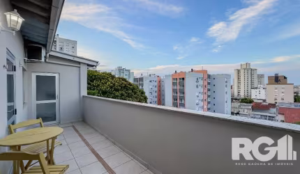 Excelente cobertura com 4 dormitórios, sendo 1 suíte. &lt;BR&gt;&lt;BR&gt;Área com churrasqueira, banheiro social, lavabo, terraço, sacada com tela, elevador e 1 vaga de garagem coberta e escriturada,