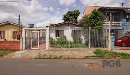 Casa com 3 dormitórios, no Bairro Sarandi à Venda com Excelente Localização&lt;BR&gt;&lt;BR&gt;Oferecemos uma casa espaçosa e cheia de potencial, localizada em uma área nobre e tranquila, próxima à Av