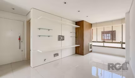 Excelente cobertura a venda no bairro Jardim Itu semi-mobiliada. &lt;BR&gt;&lt;BR&gt;Com 3 dormitórios, suite com móveis sob medida, living, cozinha com móveis fixos, churrasqueira a carvão, jacuzzi, 