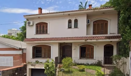 Casa c/ 5dormitórios no Bairro Chácara das Pedras.&lt;BR&gt;&lt;BR&gt;O bairro Chácara das Pedras está muito próximo dos bairros Três Figueiras,&lt;BR&gt;Petrópolis, Boa Vista, Vila Jardim, Jardim Eur