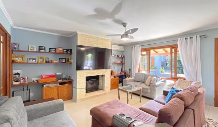 Excelente casa térrea no Imperial park. Casa térrea na construção principal, sendo esta com: 3 dormitórios, sendo 1 suíte com closet, banheira de hidromassagem, chuveiro independente e 2 cubas. Banhei