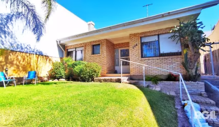 Casa com 4 Dormitórios à Venda no Jardim Sabará ? Porto Alegre &lt;BR&gt;Conforto e Espaço em 153m² de Área Construída &lt;BR&gt;&lt;BR&gt;Descubra essa excelente oportunidade de morar bem em uma casa