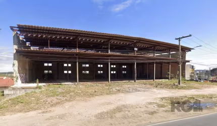 Prédio comercial com 2.713m², sendo térreo com 1.022 m², terraço com 463m² e mais mais subsolo de estacionamento com 1.022m². Excelente localização em Avenida sendo feita toda duplicação de rota para 