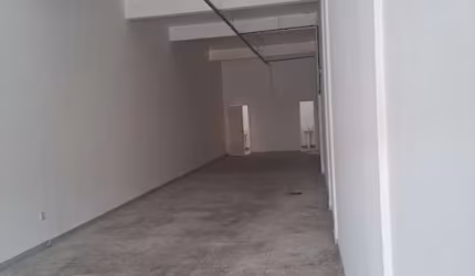 Otima joja de calçada com 109 m2  em avenida de grande circulação nas proximidades do triangulo da Assis Brasil , 12º Tabelionato de notas e sede  banco Sicredi&lt;BR&gt;Ideal para qualquer tipo de co