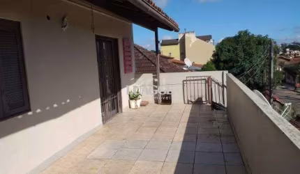 Casa para Venda - 200m², 6 dormitórios, 4 vagas - Tristeza