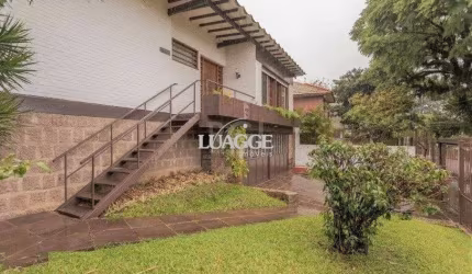 Casa para Venda - 327m², 4 dormitórios, sendo 1 suites, 3 vagas - Chácara das Pedras