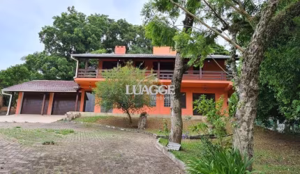Sobrado para Venda - 200m², 3 dormitórios, sendo 1 suites, 3 vagas - Belém Novo