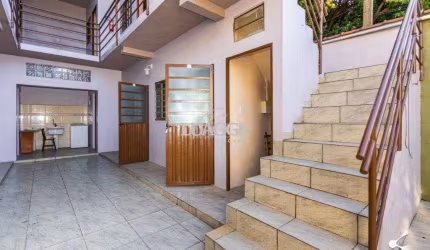Casa para Venda - 180m², 3 dormitórios, 3 vagas - Partenon