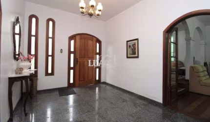 Casa para Venda - 406.36m², 6 dormitórios, sendo 6 suites, 2 vagas - Chácara das Pedras