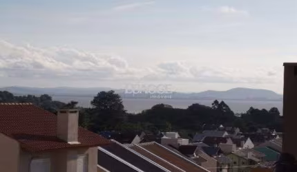Casa para Venda - 270m², 3 dormitórios, sendo 1 suites, 2 vagas - Guarujá