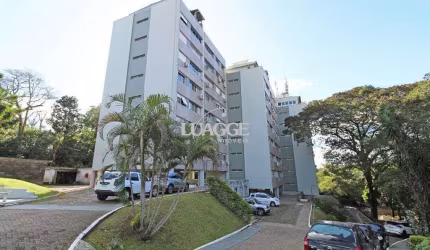 Cobertura de 03 dormitórios e 2 vagas no Bairro Teresópolis
