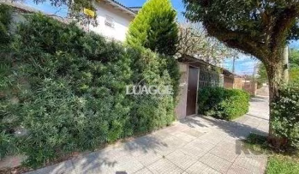Casa 3 dormitórios a uma quadra da avenida Teresópolis e cinco minutos do Bourbon Shopping Teresópolis
