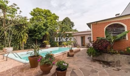 CASA PRÓXIMA AO PONTAL, com 5 vagas, 3 dormitórios!