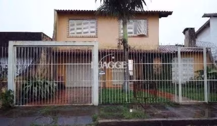 Casa para Venda - 275m², 4 dormitórios, 2 vagas - Guarujá