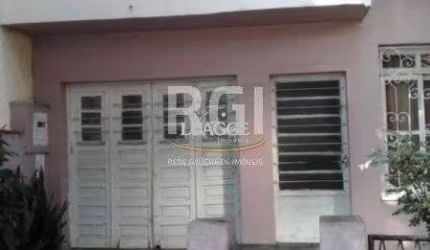 Casa para Venda - 250m², 3 dormitórios, 4 vagas - Santana