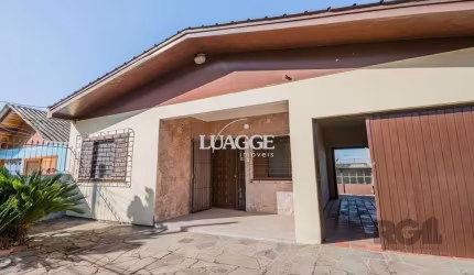Casa de 159m² - 2 dormitórios, 3 vagas no bairro Rubem Berta