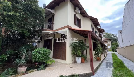 Casa de Condomínio em Teresópolis