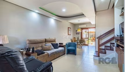 Casa de 3 dormitórios no bairro Cavalhada