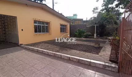 Casa de 2 dormitórios no bairro Campo Novo