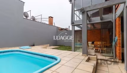Casa de 245m² com 5 dormitórios no bairro Sarandi