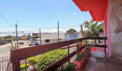 Casa com 3 dormitórios no bairro Cristo Redentor