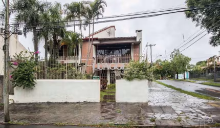 Casa para Venda - 485m², 4 dormitórios, sendo 1 suites, 3 vagas - Cristal