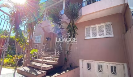 Casa para comprar com 4 dormitórios, 458 m² - Chácara das Pedras - Porto Alegre