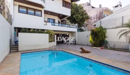 Casa para Venda - 352m², 4 dormitórios, sendo 2 suites, 4 vagas - Petrópolis