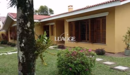 Casa para Venda - 416m², 4 dormitórios, sendo 2 suites, 5 vagas - Vila Assunção