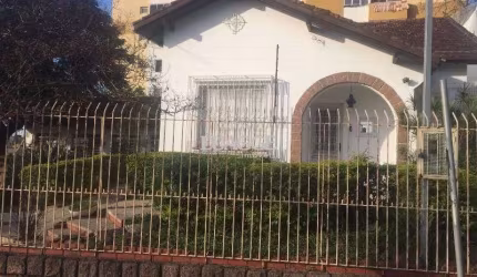 Casa para Venda - 200m², 4 dormitórios, 4 vagas - Glória