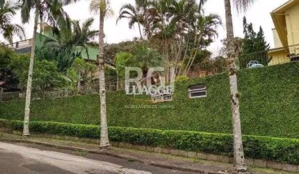 Casa para Venda - 741m², 5 dormitórios, sendo 3 suites, 9 vagas - Espirito Santo